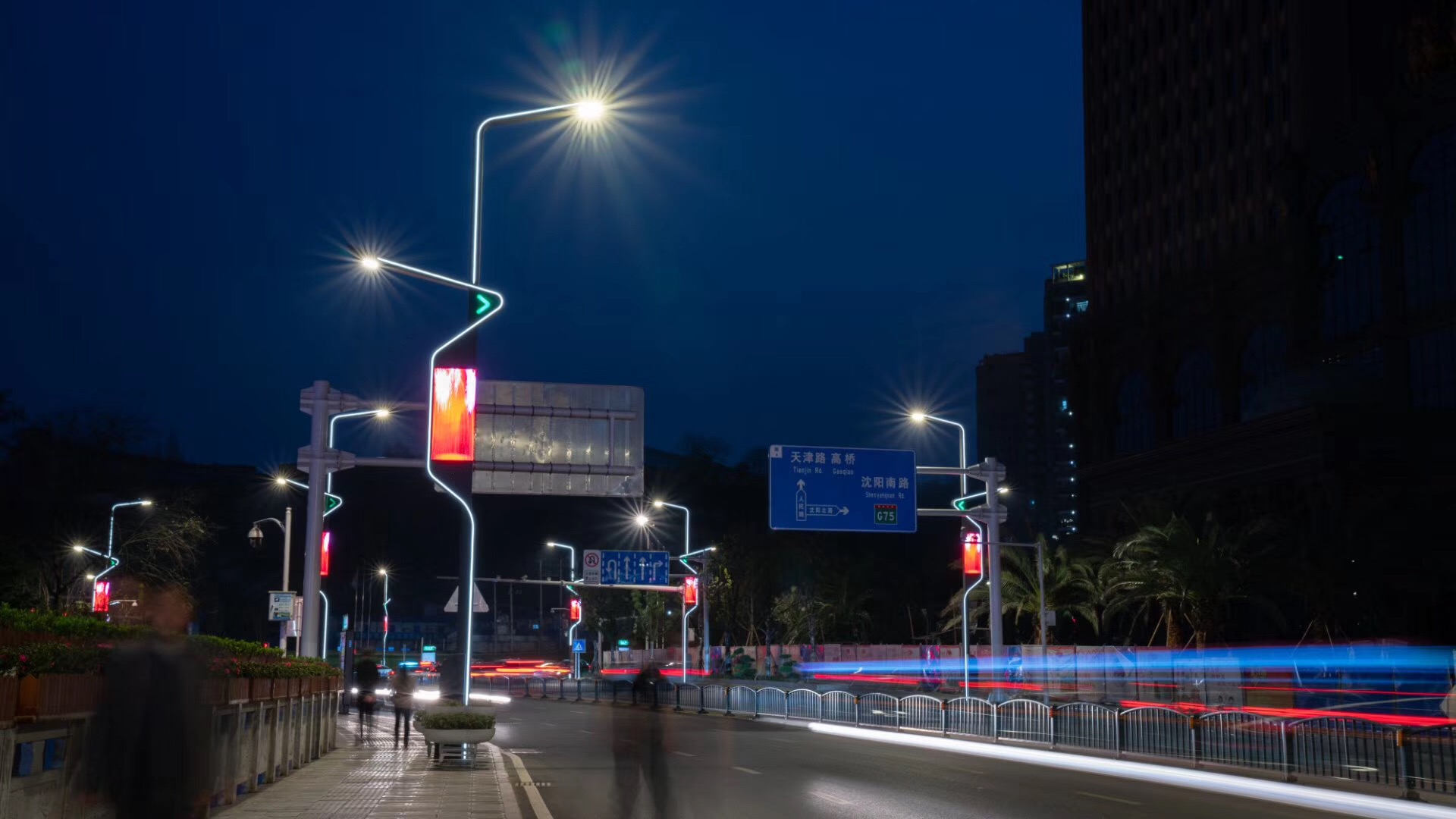 贵州遵义市人民路基于5G技术的智慧灯杆项目